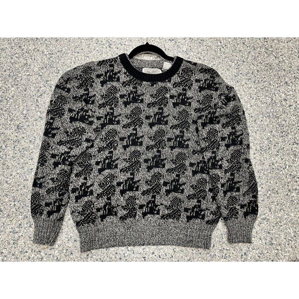 Method Black & White Abstract Pattern Sweater L 70% Acrylic 15% Wool 15% Nylon